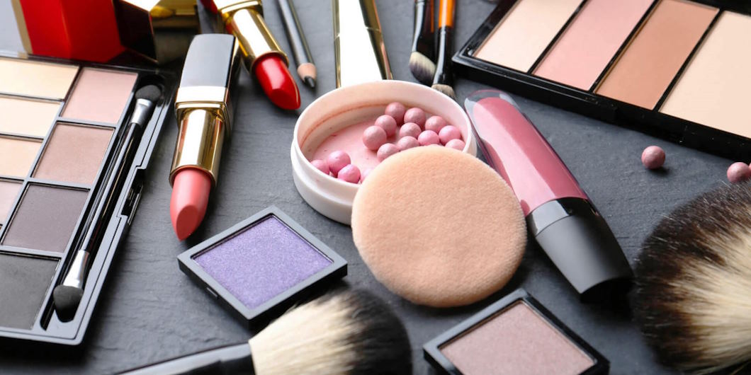 How To Define Fake Makeup Products?